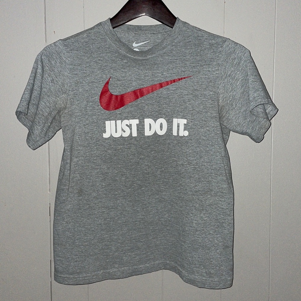 Nike grey swoosh logo tshirt size youth Large